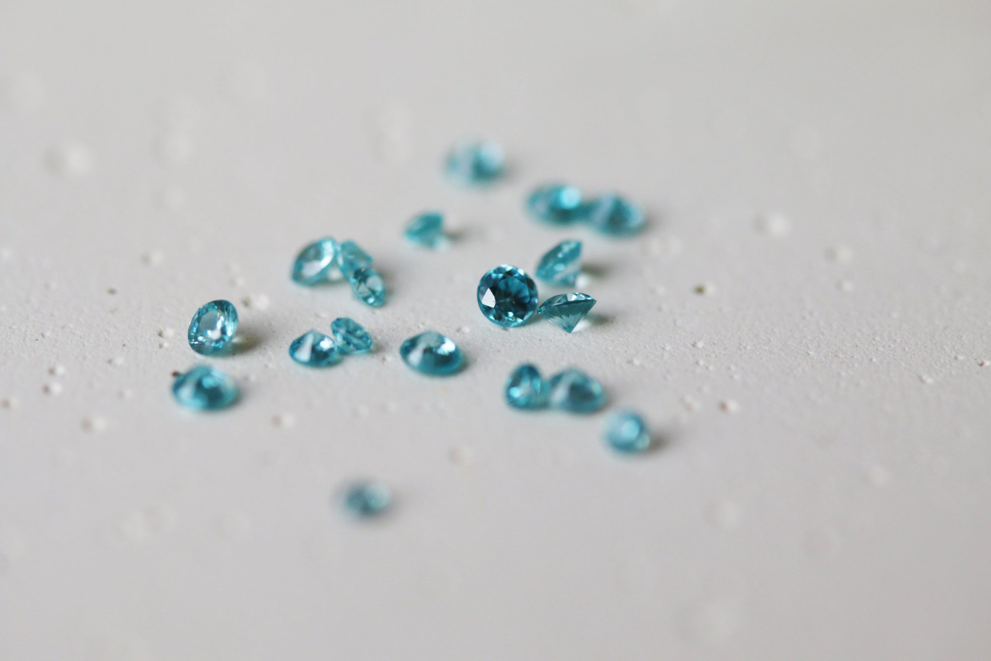 dossier | blue zircon